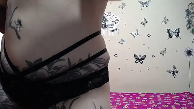 Nicolle-sky online show from 10-30-25, 04:15