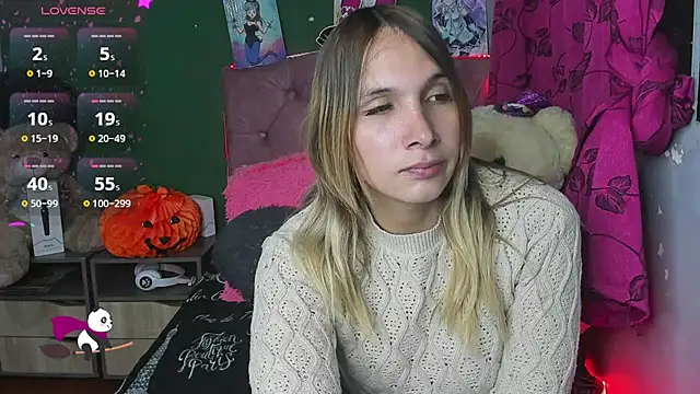 Snapshot of Tiffany_bunny2023 chatting on 10-31-25, 12:07 Tiffany bunny2023 online show from 10-31-25, 12:07