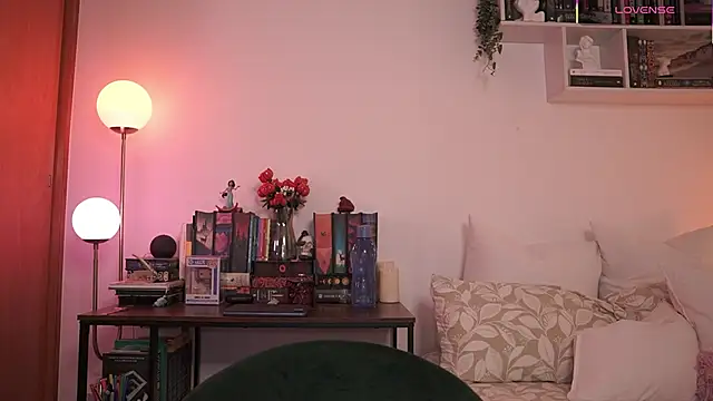 Snapshot of EmilyxRose_- chatting on 10-27-25, 06:09 EmilyxRose - online show from 10-27-25, 06:09