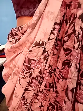 Snapshot of Gulabo-jaan chatting on 02-16-26, 02:43 Gulabo-jaan online show from 02-16-26, 02:43