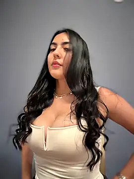 Snapshot of MarianaBenz chatting on 05-17-26, 05:46 MarianaBenz online show from 05-17-26, 05:46