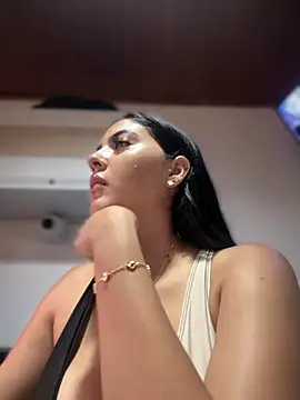 MarianaBenz online show from 11-08-25, 10:02