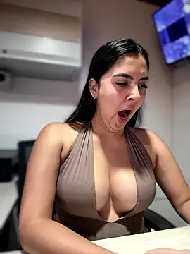 MarianaBenz online show from 01-16-26, 11:31