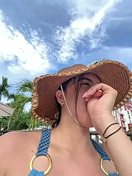 MarianaBenz online show from 02-08-26, 08:50