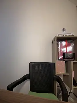 MarianaBenz online show from 11-26-25, 01:05