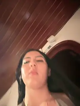 MarianaBenz online show from 11-11-25, 11:31