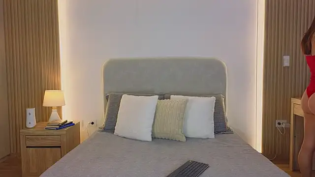 KristennBlue online show from 04-05-26, 05:30