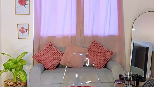 Snapshot of KristennBlue chatting on 03-14-25, 10:49 KristennBlue online show from 03-14-25, 10:49