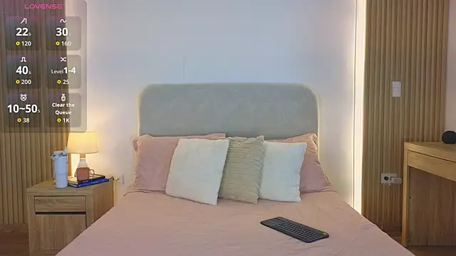 Snapshot of KristennBlue chatting on 06-06-26, 05:18 KristennBlue online show from 06-06-26, 05:18