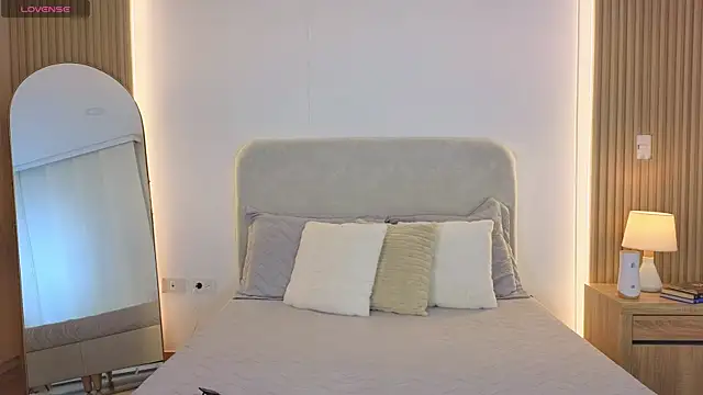 Snapshot of KristennBlue chatting on 05-16-26, 05:12 KristennBlue online show from 05-16-26, 05:12