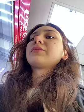 QuitieLia online show from 01-21-25, 08:30