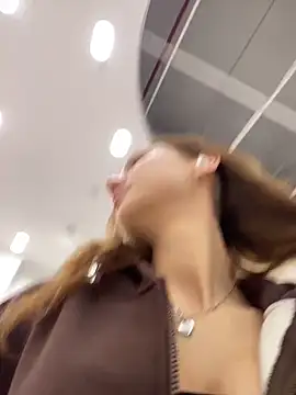 QuitieLia online show from 03-12-26, 07:23