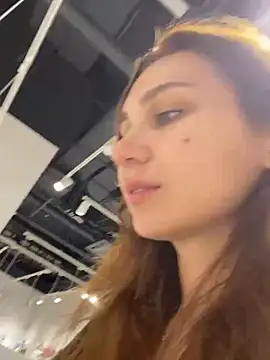 QuitieLia online show from 12-05-25, 12:37