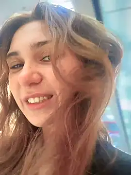 QuitieLia online show from 09-20-25, 08:30