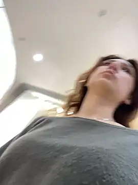 QuitieLia online show from 02-01-26, 08:23