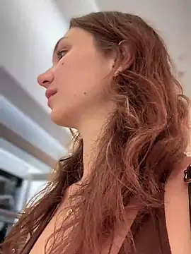 QuitieLia online show from 09-10-25, 09:41