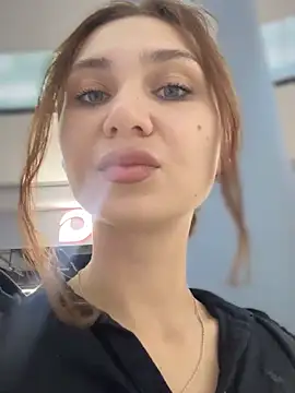 QuitieLia online show from 09-21-25, 09:03