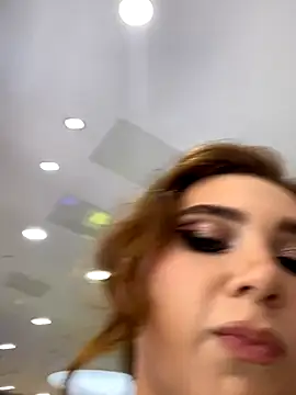 QuitieLia online show from 11-06-25, 02:21