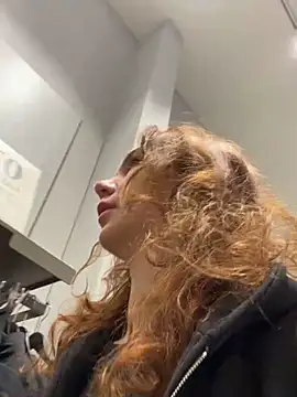 QuitieLia online show from 11-07-25, 09:14