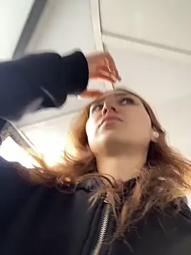 QuitieLia online show from 04-13-26, 07:23