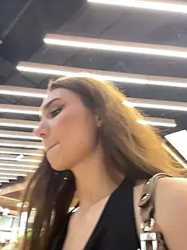 Snapshot of QuitieLia chatting on 07-15-26, 02:13 QuitieLia online show from 07-15-26, 02:13