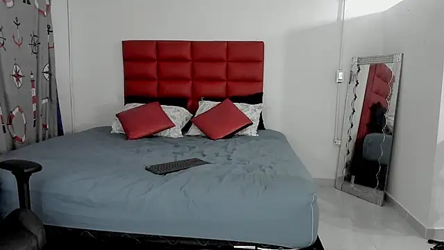 LyonGallego  online show from 09-18-25, 08:17