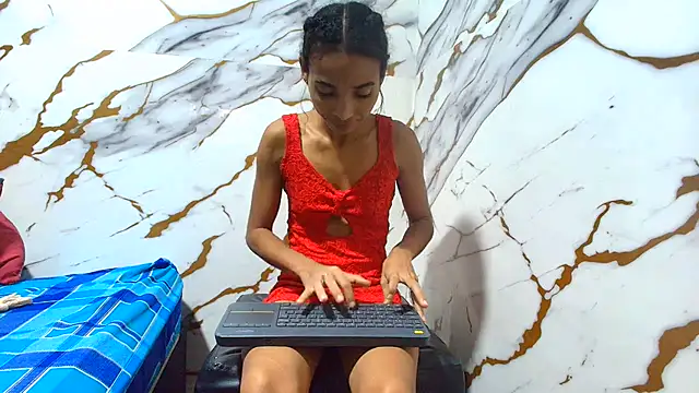 Snapshot of luciana_daza chatting on 07-21-26, 11:17 luciana daza online show from 07-21-26, 11:17