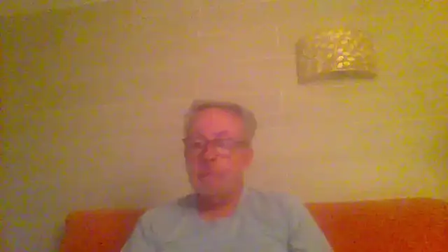 Snapshot of tuggy59 chatting on 05-20-26, 04:53 tuggy59 online show from 05-20-26, 04:53