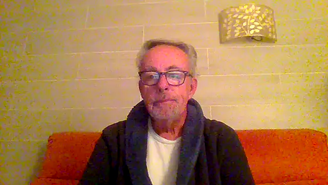 tuggy59 online show from 12-23-25, 06:34