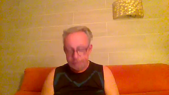 tuggy59 online show from 07-06-26, 04:19