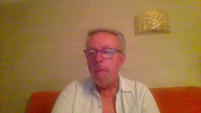 Snapshot of tuggy59 chatting on 04-19-26, 04:46 tuggy59 online show from 04-19-26, 04:46