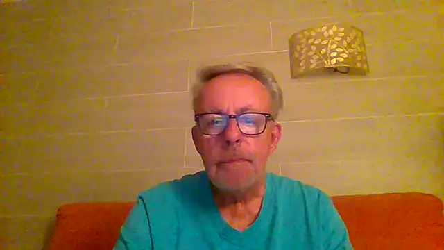 Snapshot of tuggy59 chatting on 05-28-26, 03:58 tuggy59 online show from 05-28-26, 03:58