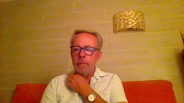 Snapshot of tuggy59 chatting on 06-02-26, 03:50 tuggy59 online show from 06-02-26, 03:50