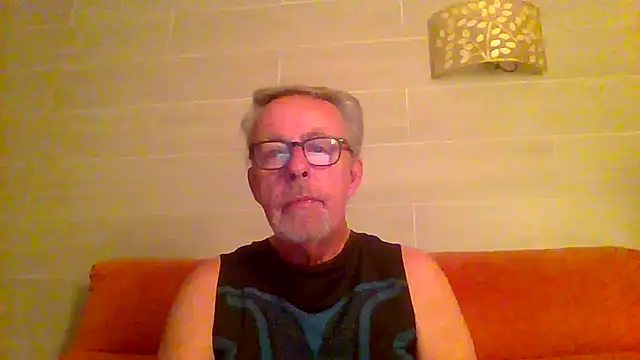 tuggy59 online show from 06-19-26, 04:18