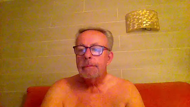 Snapshot of tuggy59 chatting on 05-30-26, 04:08 tuggy59 online show from 05-30-26, 04:08