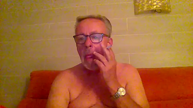 Snapshot of tuggy59 chatting on 06-06-26, 04:07 tuggy59 online show from 06-06-26, 04:07