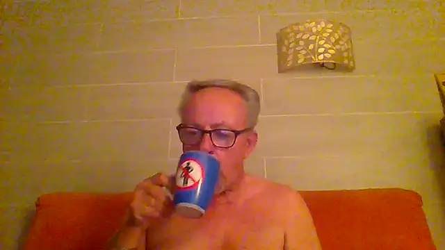 Snapshot of tuggy59 chatting on 05-31-26, 03:45 tuggy59 online show from 05-31-26, 03:45