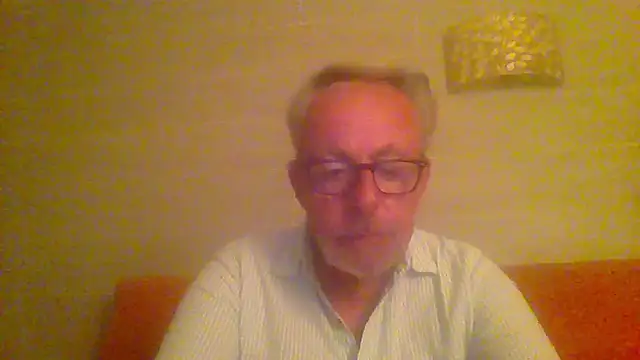 Snapshot of tuggy59 chatting on 05-13-26, 04:52 tuggy59 online show from 05-13-26, 04:52