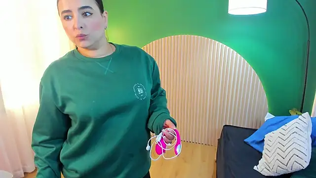 taylor bennet online show from 09-24-25, 12:11