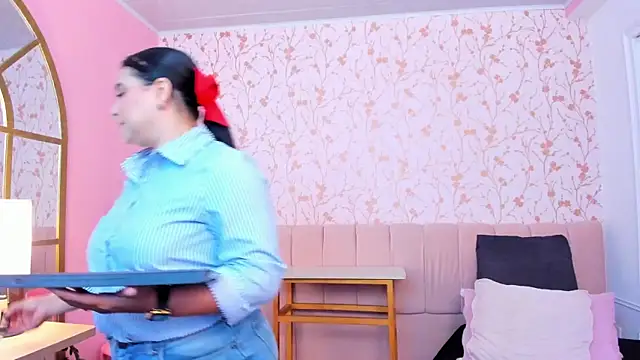 Snapshot of taylor_bennet chatting on 04-02-26, 12:01 taylor bennet online show from 04-02-26, 12:01