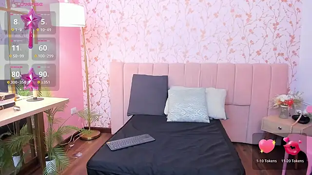 Snapshot of taylor_bennet chatting on 03-22-26, 12:07 taylor bennet online show from 03-22-26, 12:07