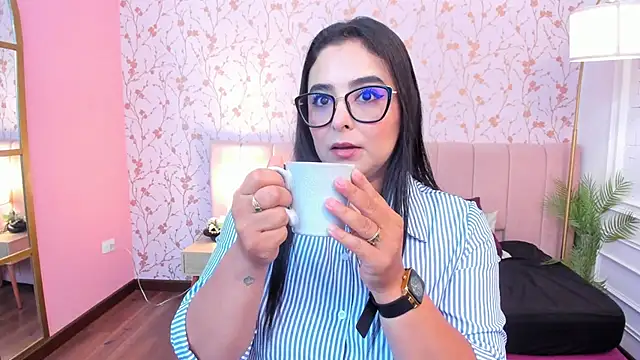 Snapshot of taylor_bennet chatting on 03-15-26, 12:12 taylor bennet online show from 03-15-26, 12:12