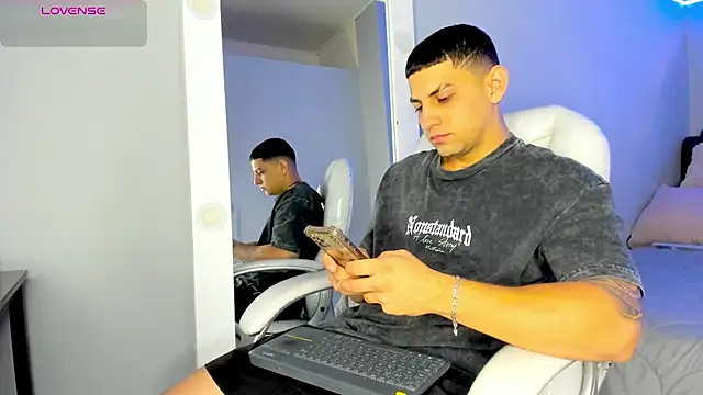 Alex cute77 online show from 06-25-26, 12:32