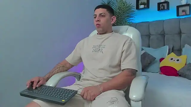 Alex cute77 online show from 05-15-26, 12:03