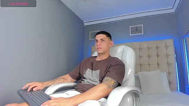 Alex cute77 online show from 09-24-25, 12:33