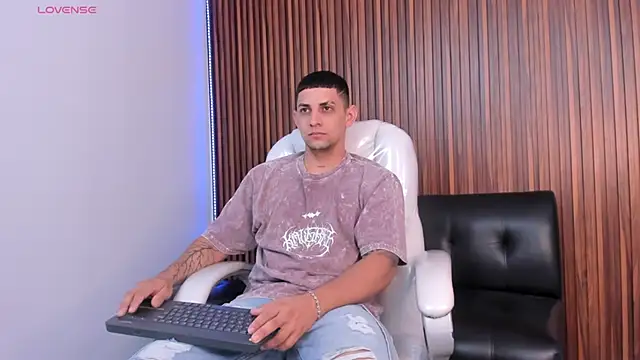 Alex cute77 online show from 01-12-26, 11:50