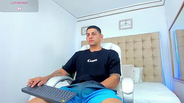 Alex cute77 online show from 09-30-25, 12:00