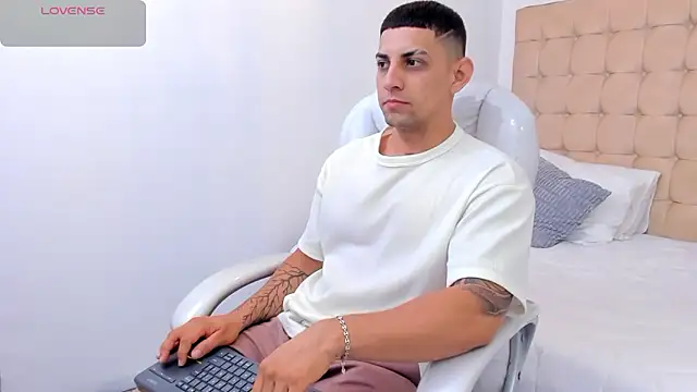 Alex cute77 online show from 01-07-26, 12:54