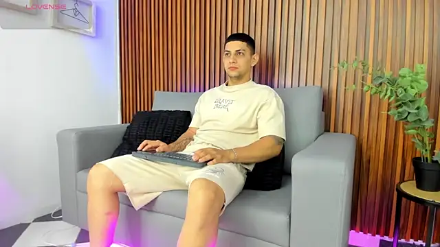 Alex cute77 online show from 04-09-26, 12:22