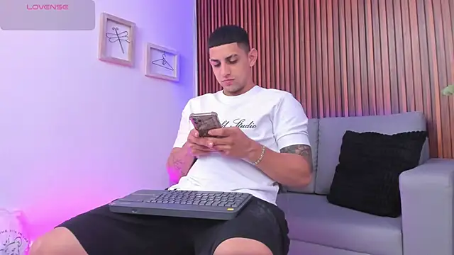 Alex cute77 online show from 04-07-26, 12:18